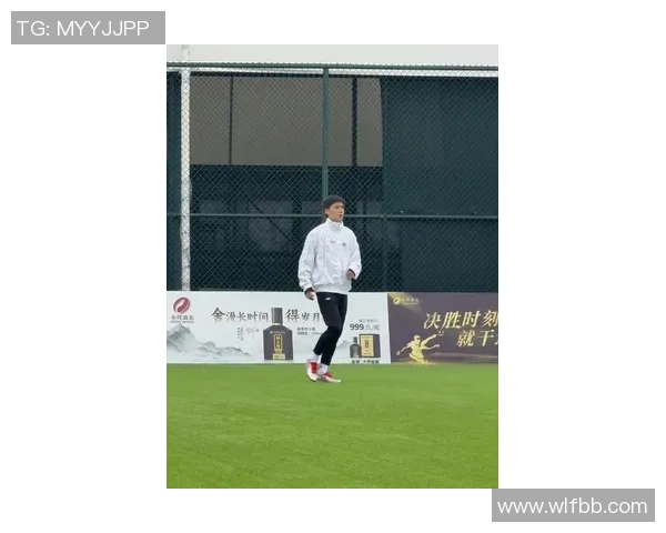 李易峰模仿足球球星精彩视频曝光 展现幽默风趣和超强模仿力